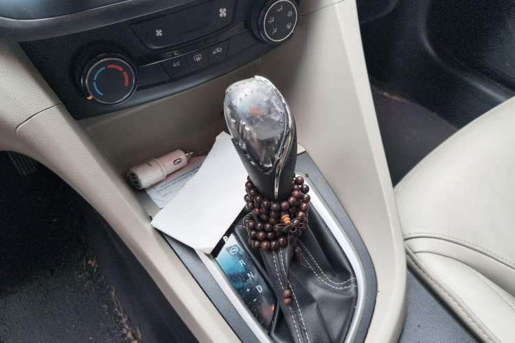 Used Buick GT 2017 15N Automatic Elite Version Gear Lever