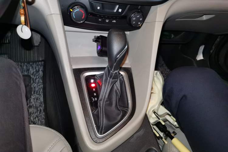 Used Buick GT 2017 18T Dual-Clutch Elite Model Gear Lever