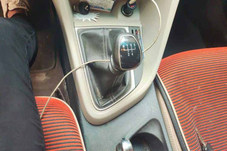 Used Buick GT 2017 15N Manual Entry-Level Trim Gear Lever