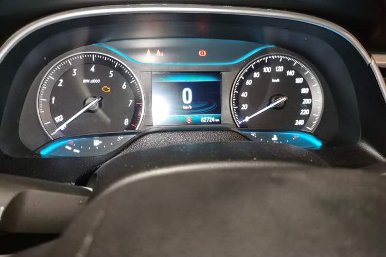 Used Buick GT 2017 18T Dual-Clutch Elite Model Odometer Close Up