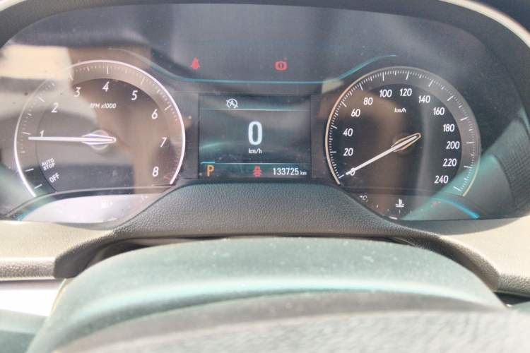 Used Buick GT 2017 18T Dual-Clutch Elite Model Odometer Close Up