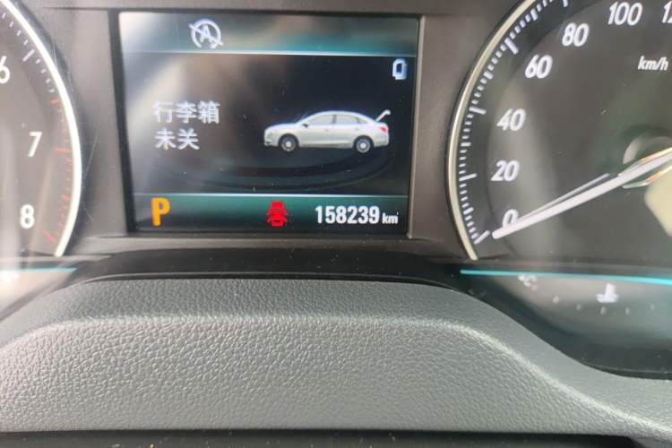 Used Buick GT 2017 15N Automatic Elite Version Odometer Close Up