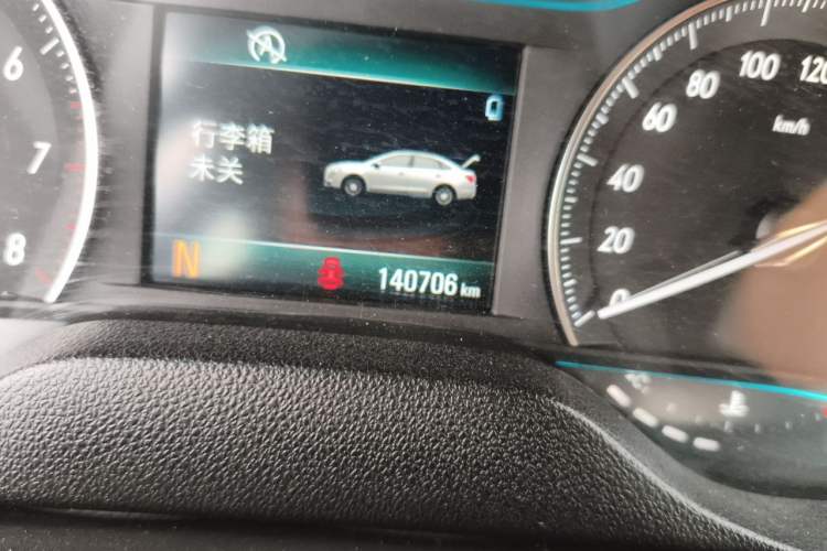 Used Buick GT 2017 15N Automatic Elite Version Odometer Close Up