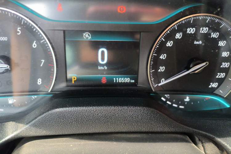 Used Buick GT 2017 15N Automatic Elite Version Odometer Close Up