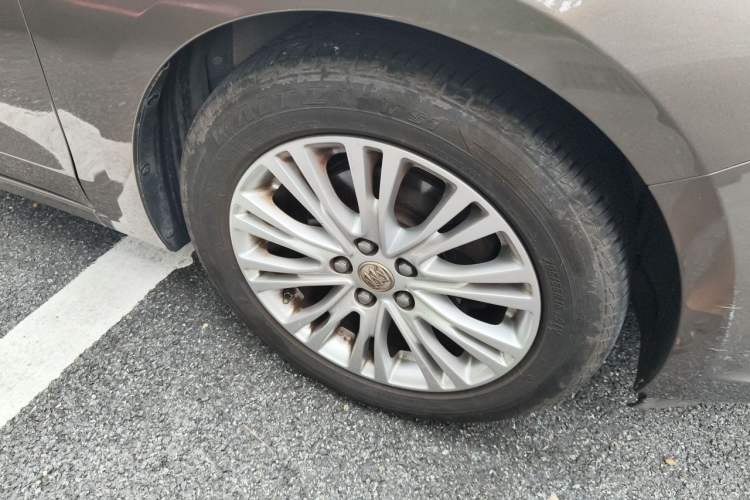 Used Buick GT 2017 15N Automatic Elite Version Right Front Wheel Hub