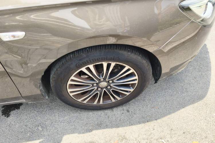 Used Buick GT 2017 18T Dual-Clutch Elite Model Right Front Wheel Hub