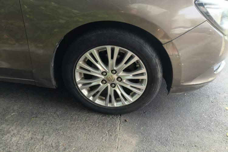 Used Buick GT 2017 15N Automatic Elite Version Right Front Wheel Hub