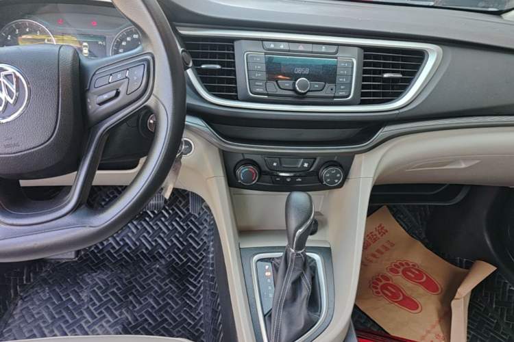 Used Buick GT 2017 15N Automatic Elite Version Audio And AC Panel
