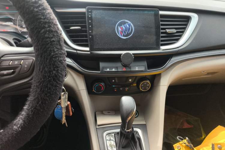 Used Buick GT 2017 15N Automatic Elite Version Audio And AC Panel