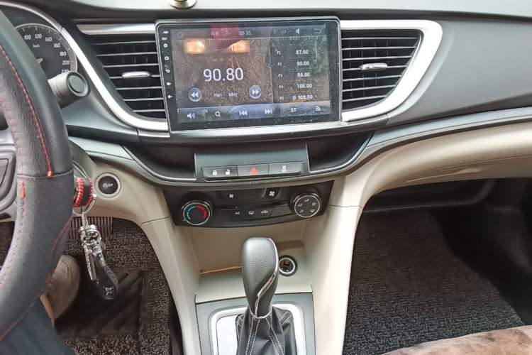 Used Buick GT 2017 15N Automatic Elite Version Audio And AC Panel