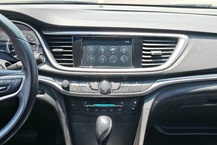 Used Buick GT 2017 15N Automatic Deluxe Edition Audio And AC Panel