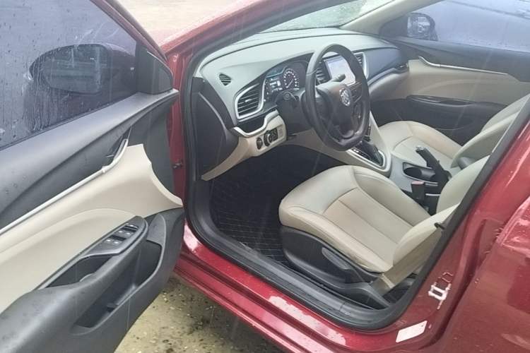 Used Buick GT 2017 15N Automatic Elite Version Driver Seat