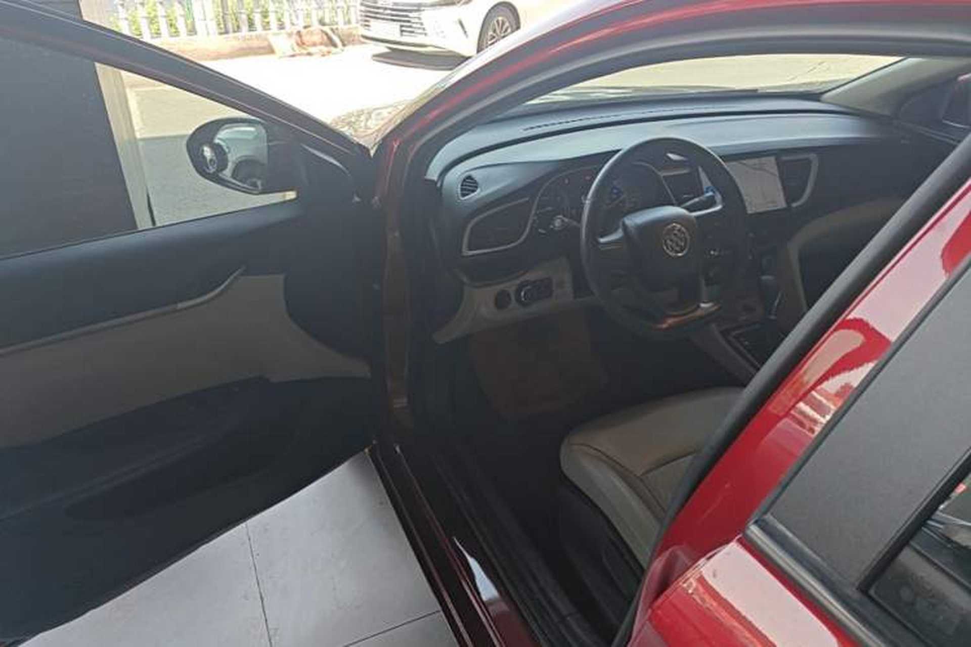 Used Buick GT 2017 15N Automatic Elite Version Driver Seat
