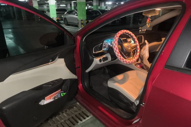 Used Buick GT 2017 15N Automatic Elite Version Driver Seat