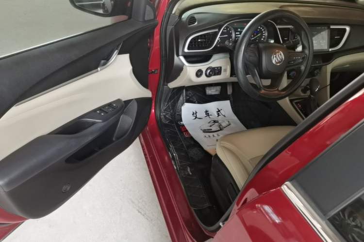 Used Buick GT 2017 15N Automatic Elite Version Driver Seat