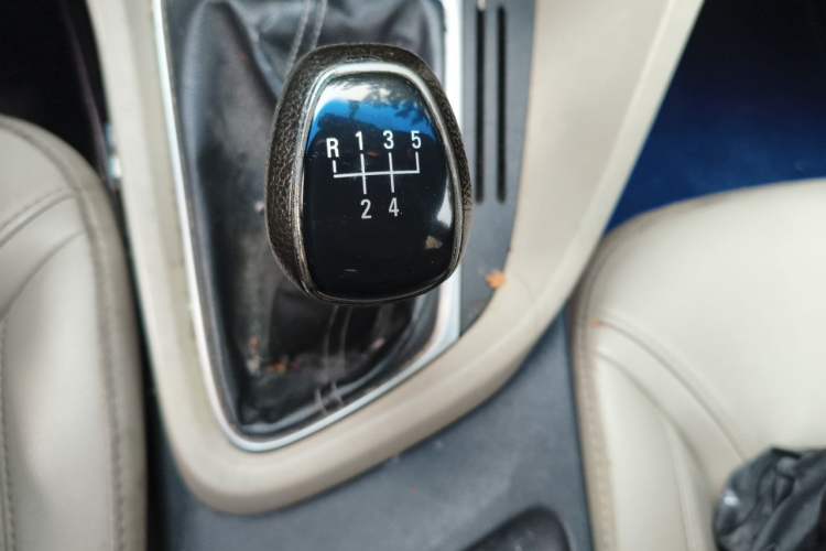 Used Buick GT 2017 15N Manual Elite Version Gear Lever