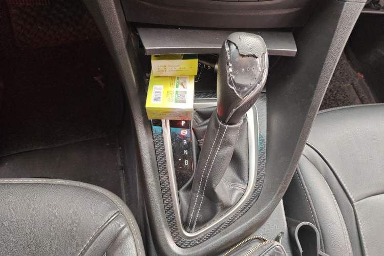 Used Buick GT 2017 15N Automatic Deluxe Edition Gear Lever