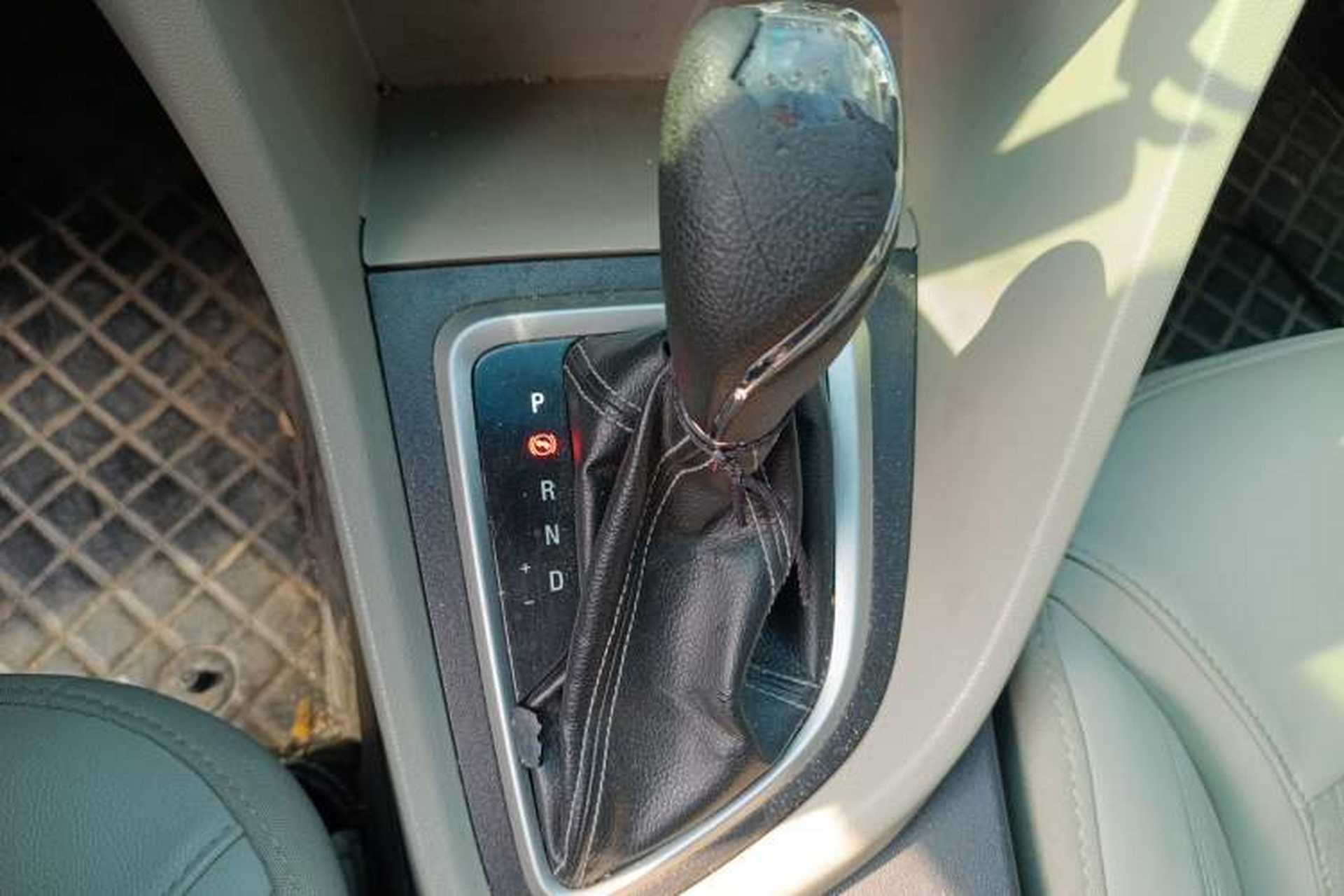 Used Buick GT 2017 15N Automatic Elite Version Gear Lever