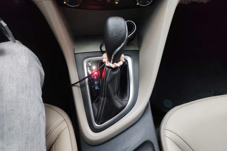Used Buick GT 2017 15N Automatic Elite Version Gear Lever