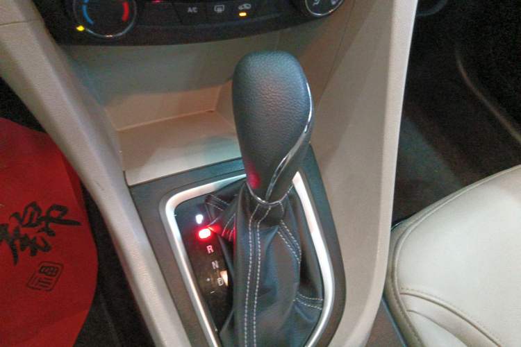 Used Buick GT 2017 15N Automatic Elite Version Gear Lever