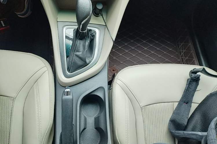 Used Buick GT 2017 15N Automatic Elite Version Gear Lever