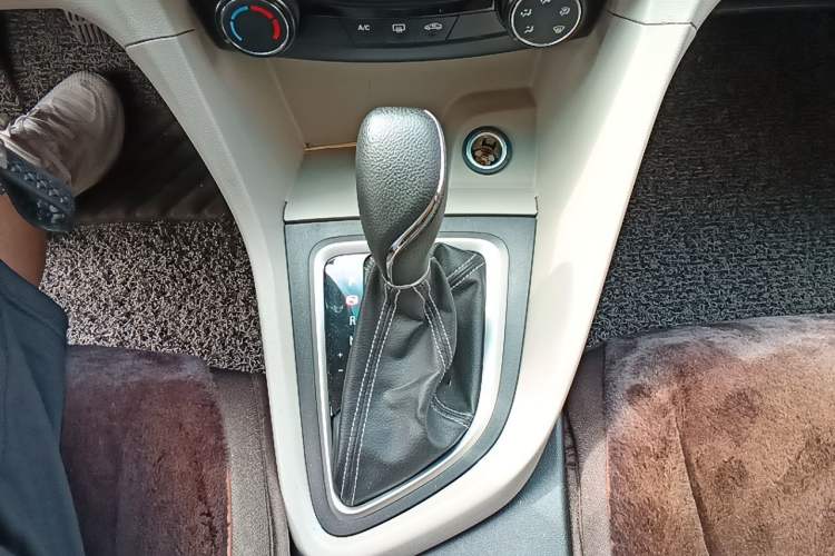 Used Buick GT 2017 15N Automatic Elite Version Gear Lever