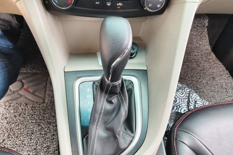 Used Buick GT 2017 15N Automatic Elite Version Gear Lever