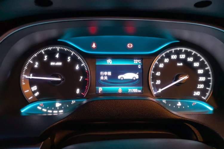 Used Buick GT 2017 15N Automatic Deluxe Edition Instrument Cluster