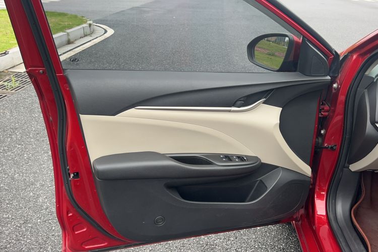 Used Buick GT 2017 15N Automatic Entry-Level Trim Interior 2