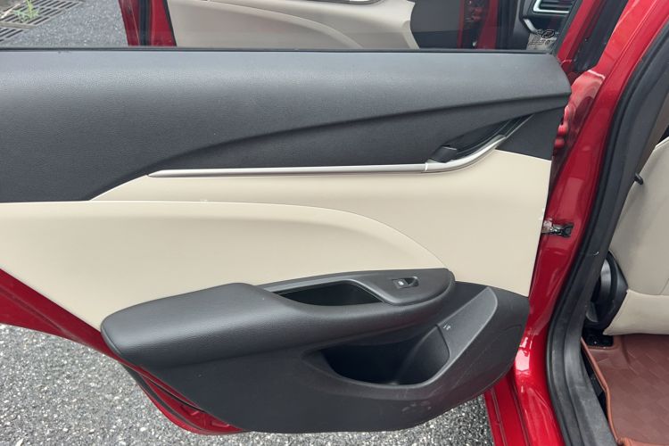 Used Buick GT 2017 15N Automatic Entry-Level Trim Interior 5