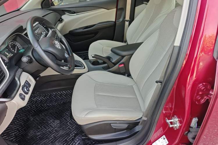 Used Buick GT 2017 15N Automatic Elite Version Left Front Seat