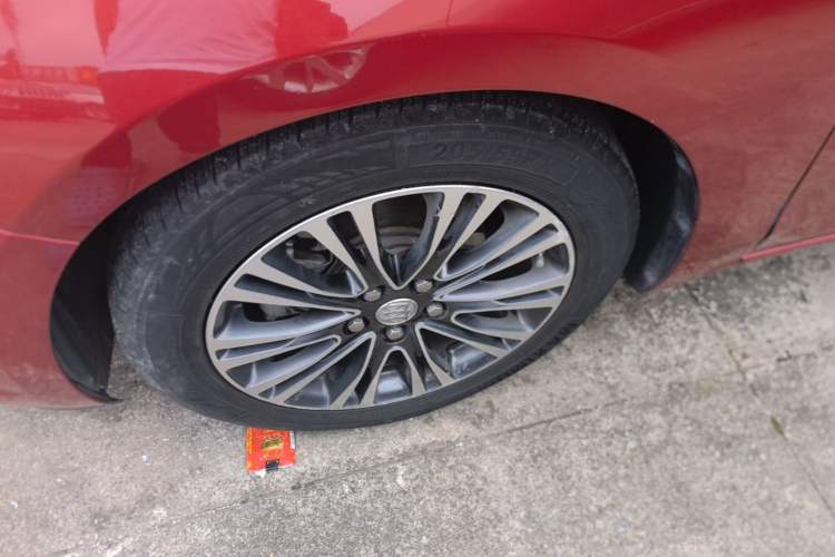 Used Buick GT 2017 15N Automatic Deluxe Edition Left Front Wheel Hub
