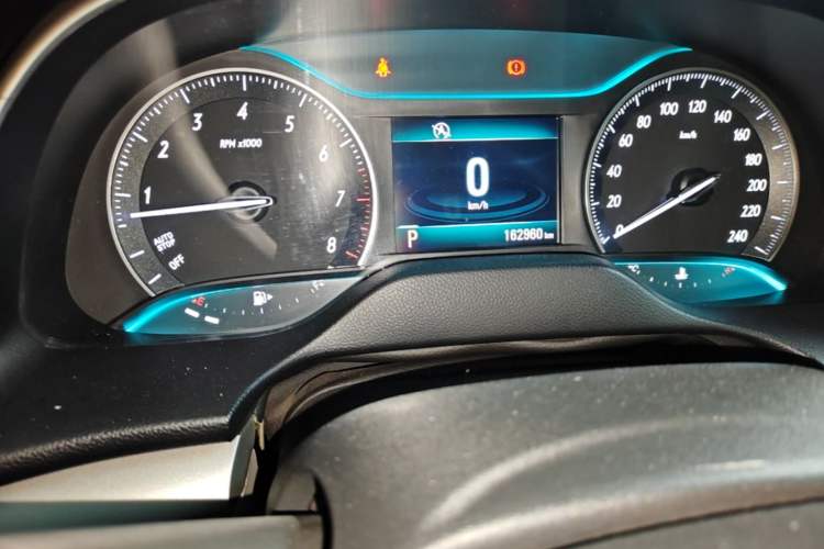 Used Buick GT 2017 15N Automatic Elite Version Odometer Close Up