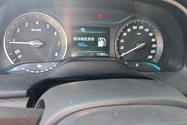 Used Buick GT 2017 15N Automatic Elite Version Odometer Close Up