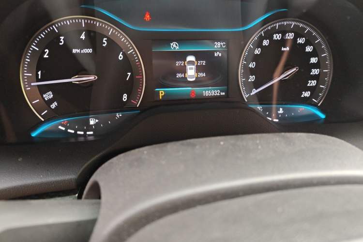 Used Buick GT 2017 15N Automatic Deluxe Edition Odometer Close Up