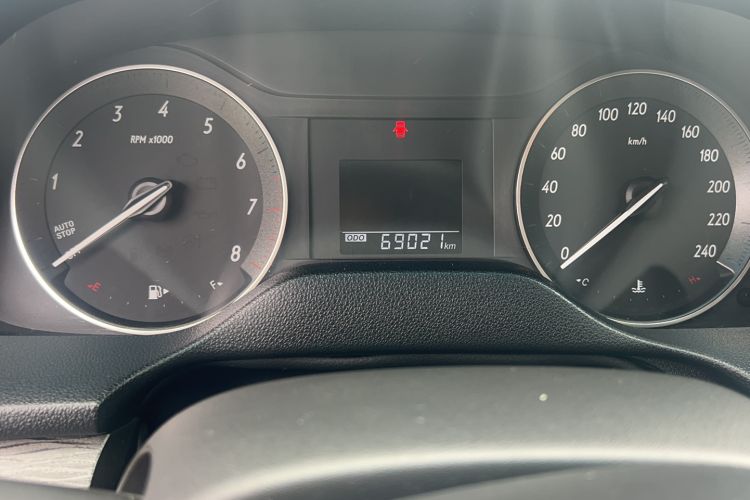 Used Buick GT 2017 15N Automatic Entry-Level Trim Odometer Close Up