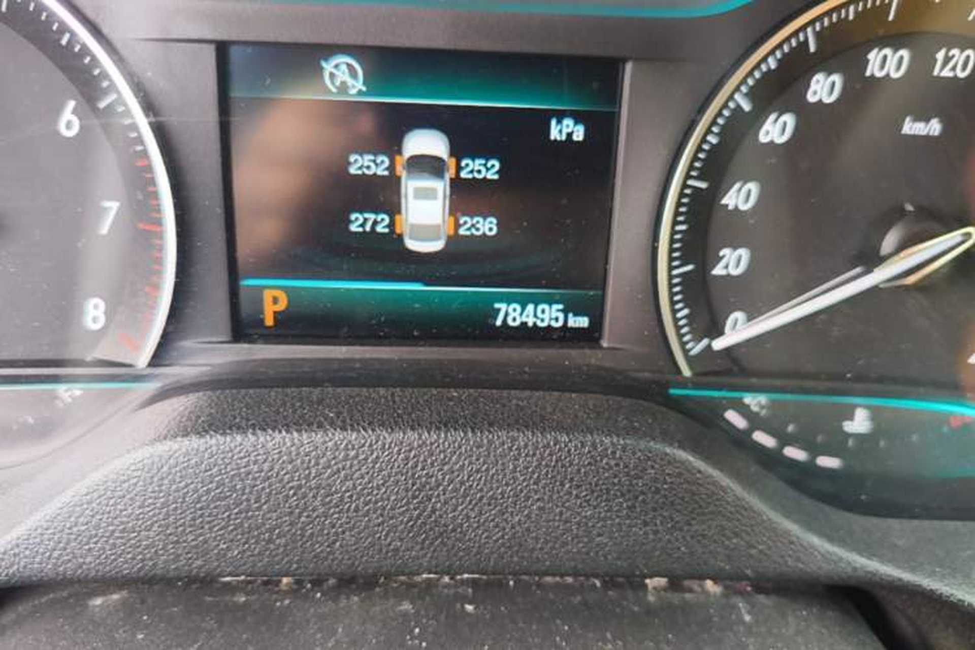 Used Buick GT 2017 15N Automatic Elite Version Odometer Close Up