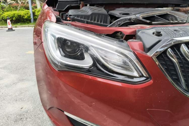Used Buick GT 2017 15N Automatic Elite Version Right Front Headlight