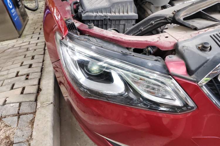 Used Buick GT 2017 15N Automatic Elite Version Right Front Headlight