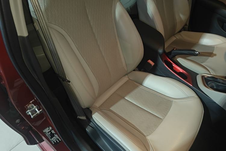 Used Buick GT 2017 15N Automatic Elite Version Right Front Seat