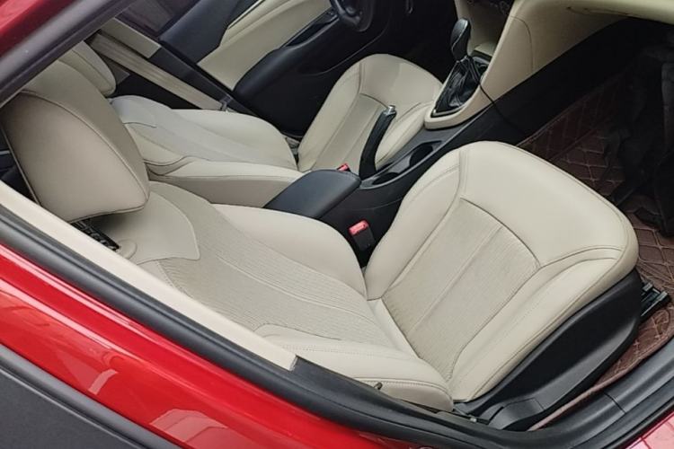 Used Buick GT 2017 15N Automatic Elite Version Right Front Seat