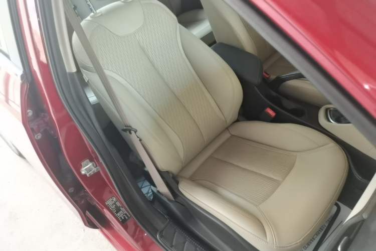 Used Buick GT 2017 15N Automatic Elite Version Right Front Seat