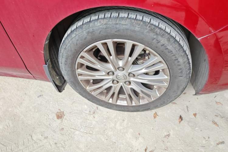 Used Buick GT 2017 15N Automatic Elite Version Right Front Wheel Hub