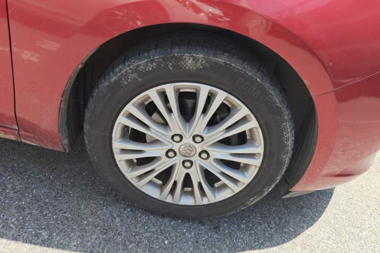 Used Buick GT 2017 15N Automatic Elite Version Right Front Wheel Hub