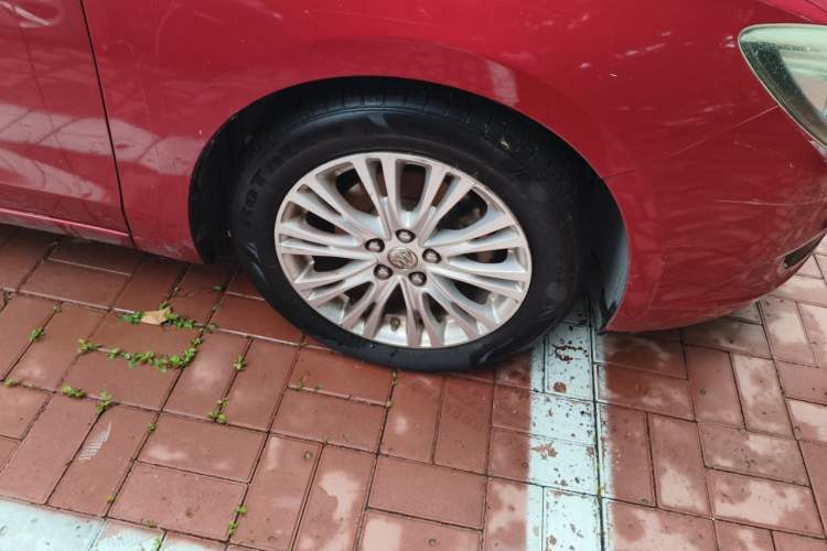 Used Buick GT 2017 15N Manual Elite Version Right Front Wheel Hub
