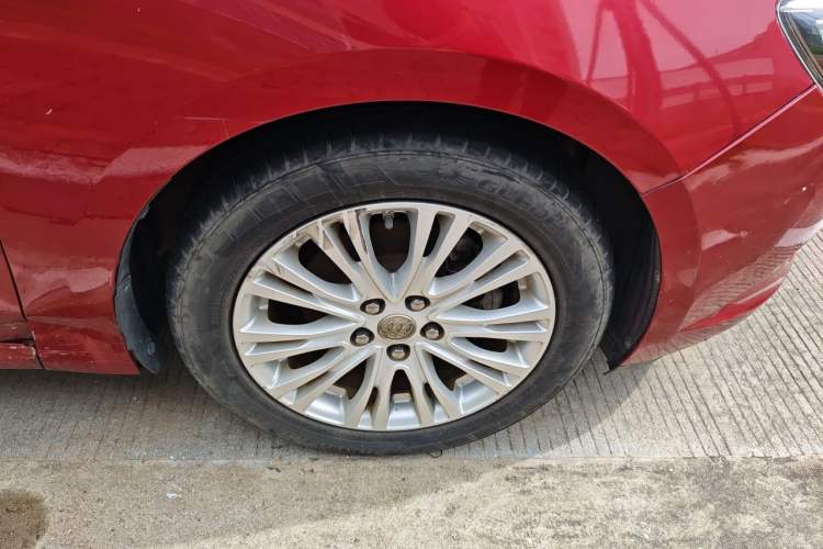 Used Buick GT 2017 15N Automatic Elite Version Right Front Wheel Hub