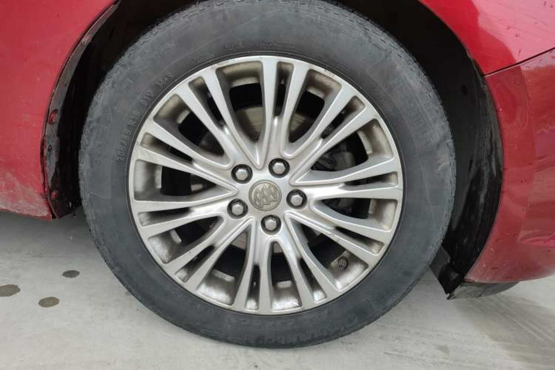 Used Buick GT 2017 15N Automatic Elite Version Right Front Wheel Hub