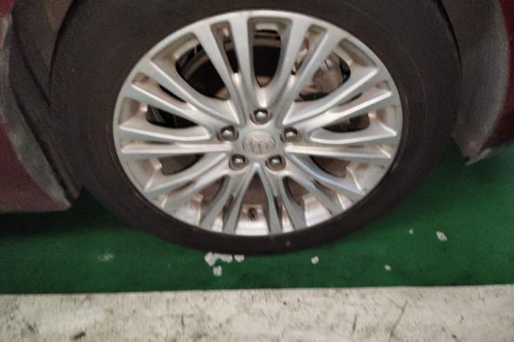 Used Buick GT 2017 15N Automatic Elite Version Right Front Wheel Hub