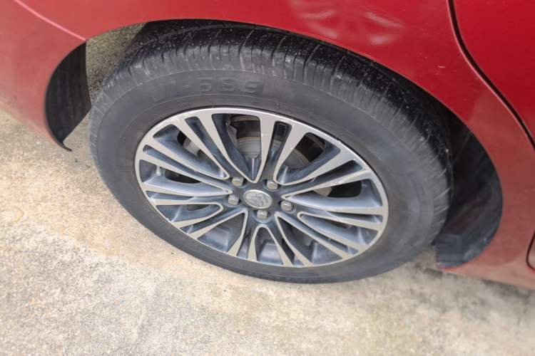 Used Buick GT 2017 15N Automatic Deluxe Edition Right Rear Wheel Hub