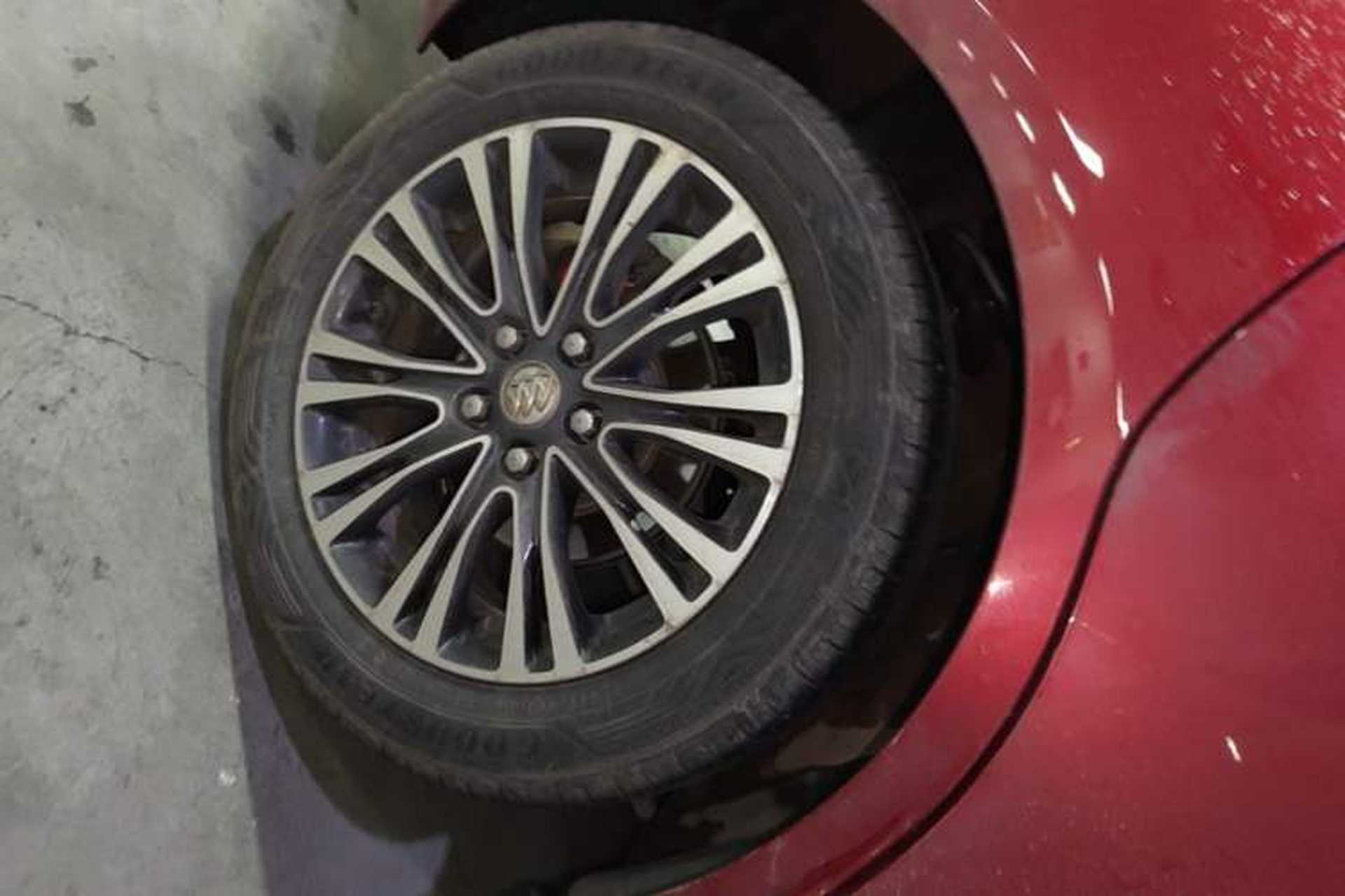 Used Buick GT 2017 15N Automatic Deluxe Edition Right Rear Wheel Hub